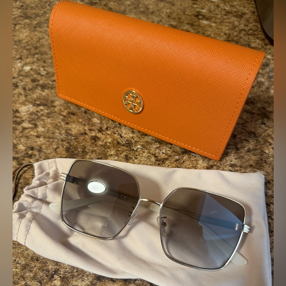 EUC Tory Burch Square Sunglasses with Case